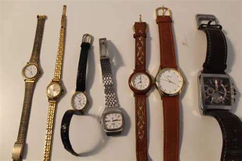 Lot De Montre Anciennes Mecanique Et Quartz Pour Pieces Ou A R Parer