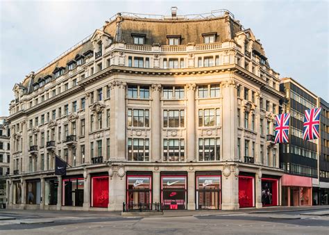 Nike Oxford Circus. London, GBR. Nike.com NL