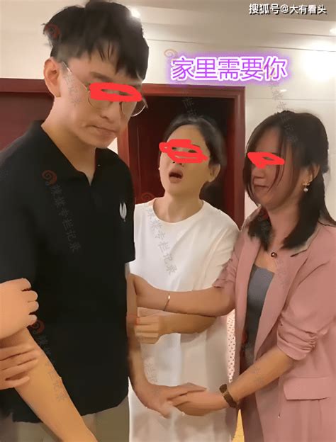 上门女婿被岳父赶走，妻子舍不得，丈母娘：早点回来，妈妈需要你送女儿出嫁后父母挤公交回家男子男人