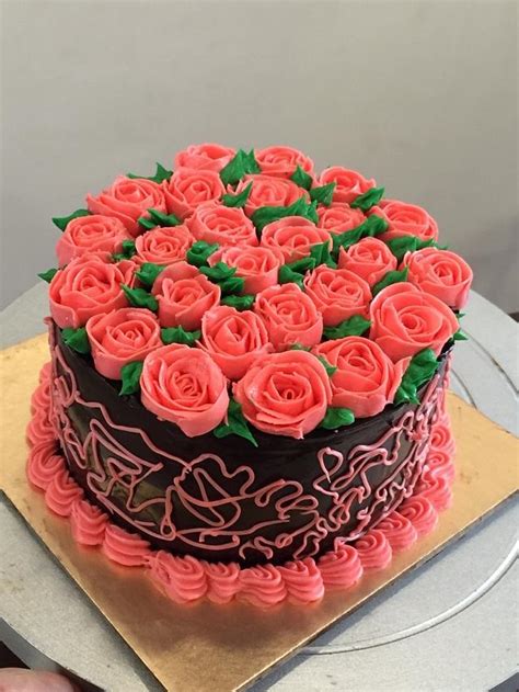 All About Roses Decorated Cake By Assifa Cakesdecor