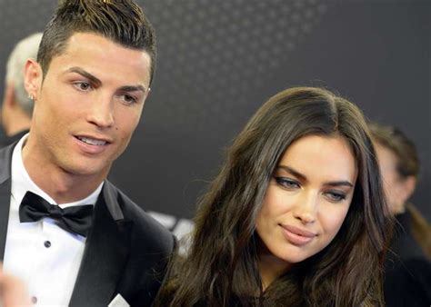 Cristiano Ronaldo teria terminado namoro por causa da mãe