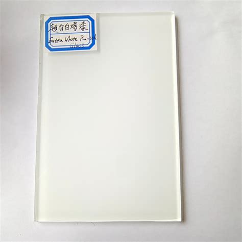 Ultra White Back Painted Lacquered Glass 3 2mm 6mm Thick Max Size 2440 X 3660mm China Color