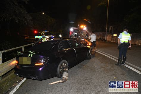 荃錦公路平治失控撞壆 一乘客受傷送院 星島日報