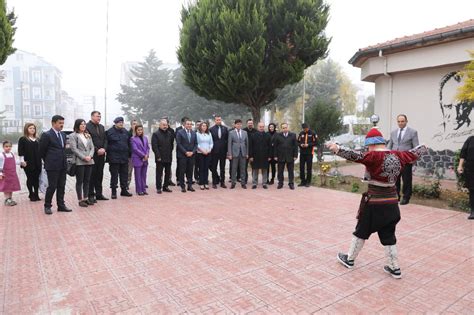 Burdur Valisi Öksüz Özel çocuklar ve aileleriyle buluştu Bölgesel