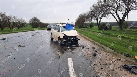 Foto Grav Accident La Edine Un Automobil S A Ciocnit Frontal Cu Un