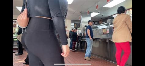 Cute Slim Latina Dressed Cute In Black Leggings Spandex Leggings Yoga Pants Forum