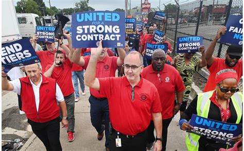 UAW threatens to expand strike if talks don’t yield progress soon ...