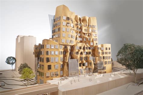 Frank Gehry La Casa Sullalbero Con 320 000 Mattoni Speciali