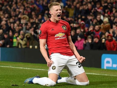 Scott Mctominay Signs New Manchester United Contract Football News