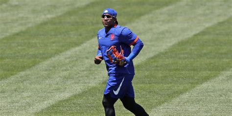 Yoenis Céspedes plays outfield in Mets last exhibition