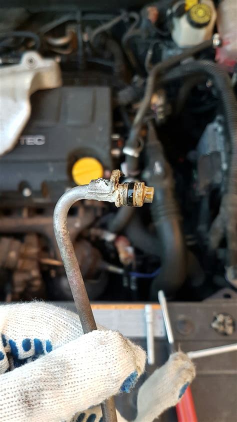 Замена трубки масленного охлаждения турбины — Chevrolet Cruze (1G), 1,4 ...