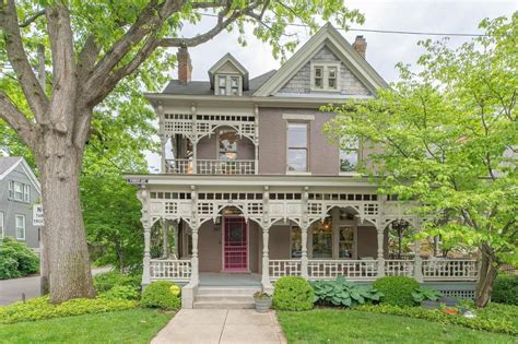 1891 Victorian In Lexington Kentucky — Captivating Houses