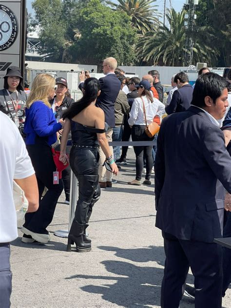 Gran Premio de México Martha Debayle usa impactante look de cuero en