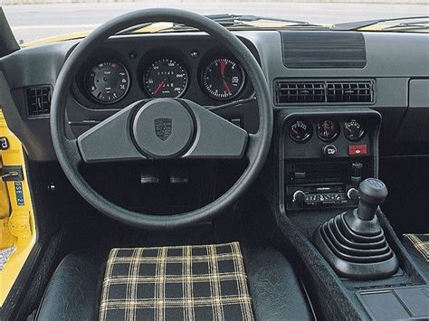 Porsche 924 Dashboard