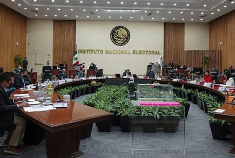 INE pospone discusión sobre paridad de género para elecciones 2024