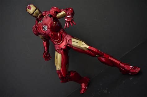Hot Toys Movie Masterpiece Iron Man Mark Iv Supar Robo