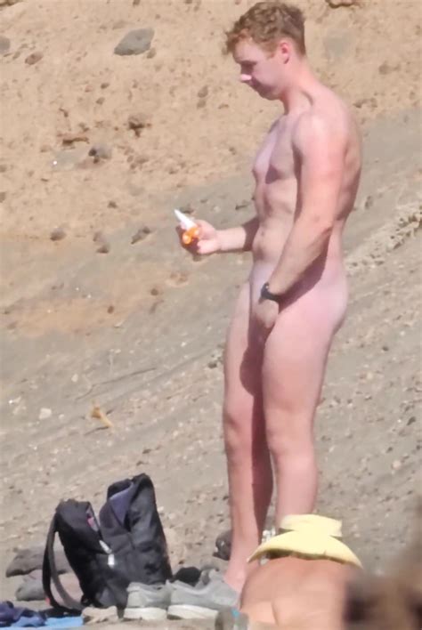 Nude Beach Hottie ThisVid