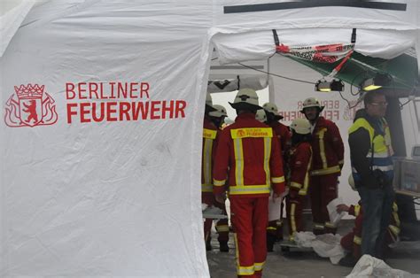 Berliner Feuerwehr Notfallübung am Flughafen Berlin Brandenburg BER