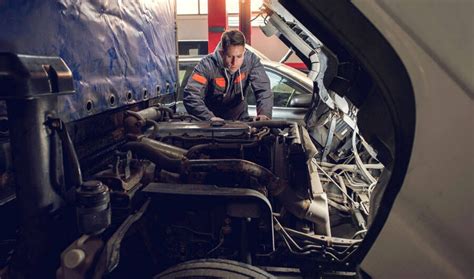 Fiche Métier Mécanicien poids lourds H F Ouest France Emploi