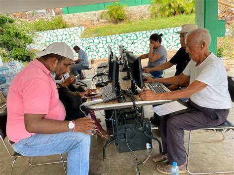 Evelyn Salgado logra acuerdo con TELMEX para instalar centro de cómputo