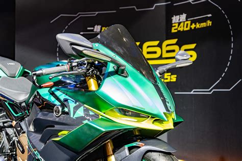 Voge四缸仿賽rr666 S登場！外型致敬yamaha R6 箭矢尾燈超有特色 Ettoday車雲 Ettoday新聞雲