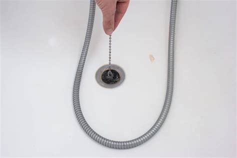 How To Remove A Bathtub Drain Stopper In Easy Steps Sensible Digs