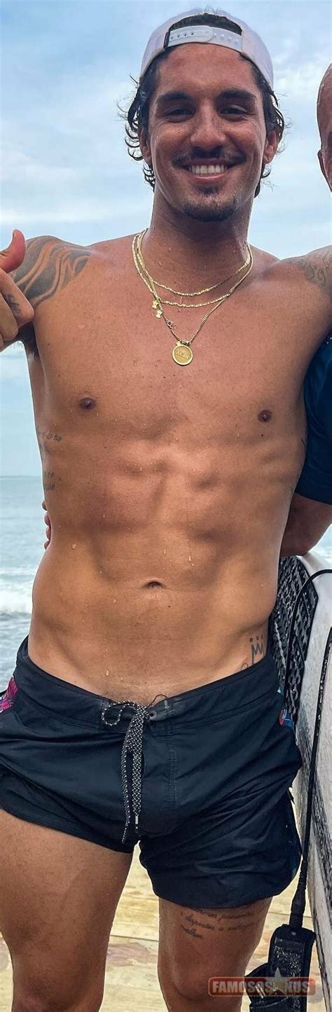 Gabriel Medina Exibe O Pelos Pubianos Em Foto Fotos De P Nis