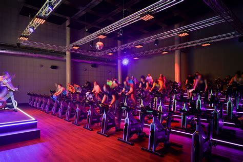 Qué es el Ciclo Indoor o Spinning y cómo practicarlo GO fit ES