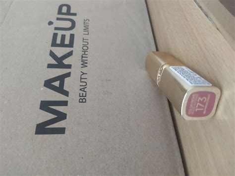 L Oreal Paris Color Riche Nude Intense Сатиновая помада в универсальных нюд оттенках купить