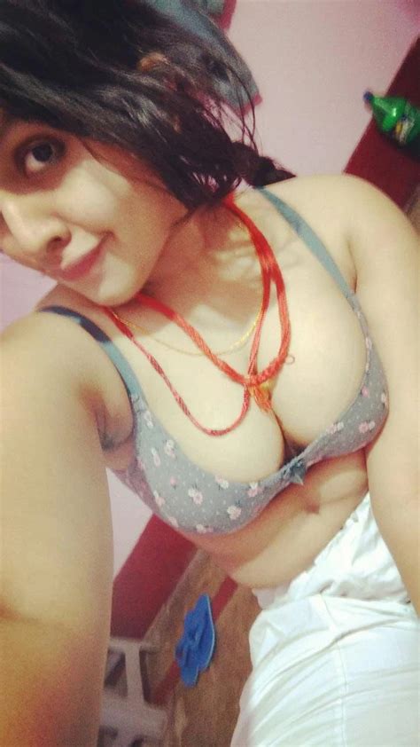 Busty Beauty Nude Seductive Photos Shared