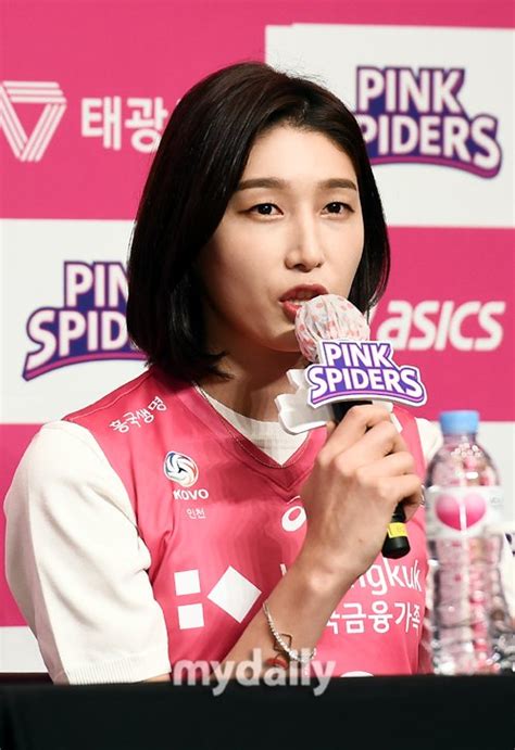 돌아온 배구여제 김연경 연봉 삭감 올림픽 꿈 위해 감수 일문일답 네이트 스포츠