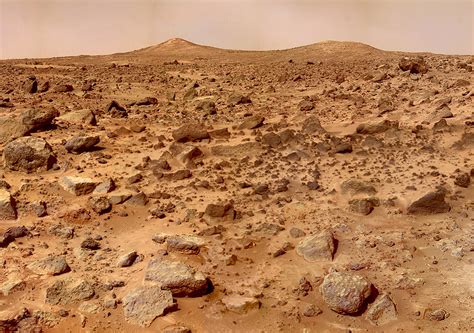 NASA's Mars Pathfinder Mission Captured This Breathtaking Image of the ...