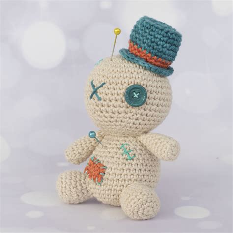 Voodoo dolls: Crochet pattern | Ribblr