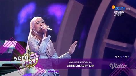 LIVE PENAMPILAN SPEKTAKULER LESTI KEJORA INSAN BIASA DI SCTV MUSIC