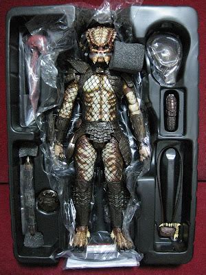 Desmond Collection Hot Toys City Hunter Predator In Predator