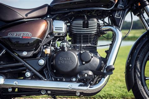 Royal Enfield Meteor Supernova Prezzo Velocit Scheda E Rilevamenti