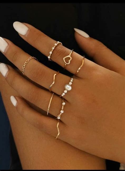 Set Of Rings In 2020 Hand Jewelry Rings Girly Jewelry Hand Jewelry