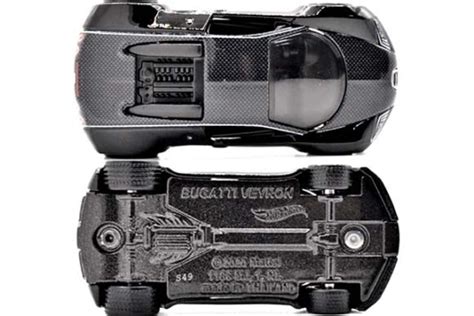 BUGATTI VEYRONのレビューリツール版旧キャストヴェイロンを新キャストと比較 HKF52 Hot Wheels 情報まとめ ホットウィール にわかマニア