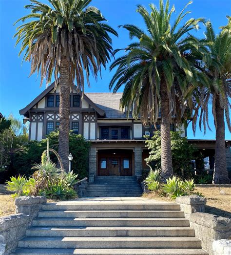 Yes, Los Angeles has great Victorian homes like these in the Alvarado