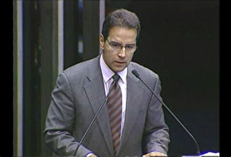 Ex Senador Luiz Estev O Preso Pela Pol Cia Federal Em Bras Lia