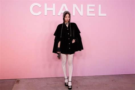 Jennie Kim At Chanels Metiers Dart Collection Photocall In Tokyo