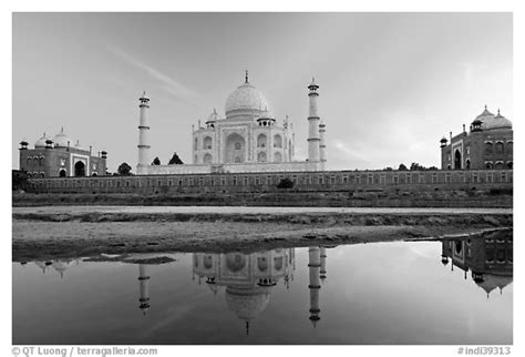 Black And White Picture Photo Taj Mahal Complex Seen From Yamuna River