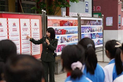 榕江：国家安全教育宣传进校园车民人民武装部绘画室