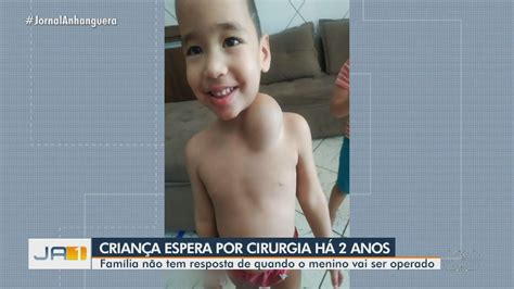 Mãe luta há 2 anos na rede pública para conseguir cirurgia para filho