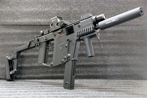 TDI Kriss Super V Unconventional Submachine Gun With Almost No Recoil