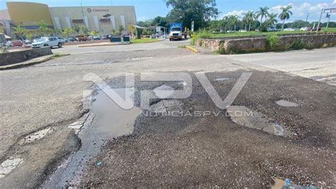 Enormes Baches A Un Costado De Plaza Caracol NoticiasPV