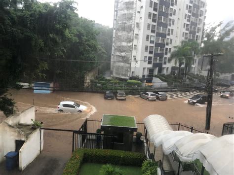 Chuvas Intensas Deixam Alagamentos Em Bairros Nobres De Salvador