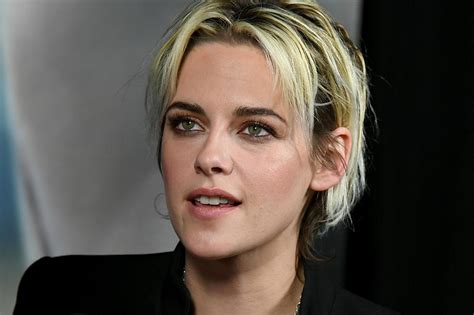 Kristen Stewart Is Princess Diana In First Spencer Trailer