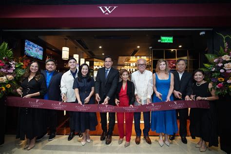 Look Wolfgang S Steakhouse Grill Is Now Open In Gateway Mall When