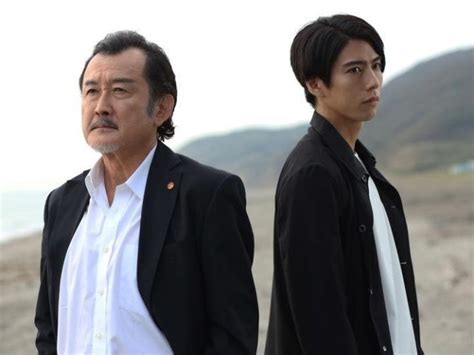 吉田鋼太郎と賀来賢人がドラマ「死命」で共演、余命宣告受けた男2人の追走劇（映画ナタリー）